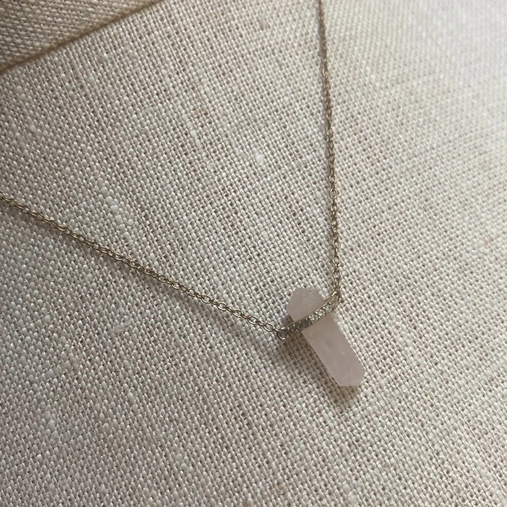 Rose Quartz Pendant Necklace​​​​​​​​​​ - Picture 2 of 3